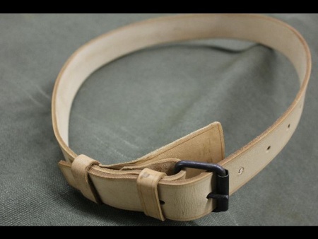 ceinture en cuir neuve de l'armée