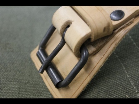 ceinture en cuir neuve de l'armée