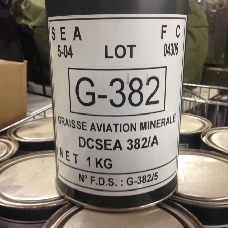 pot de 1kg de graisse minérale de l'aviation surplus militaire de stenay commercy nancy metz reims belgique luxembourg longwy Verdun Sedan Charleville militaria bushcraft survie bivouac